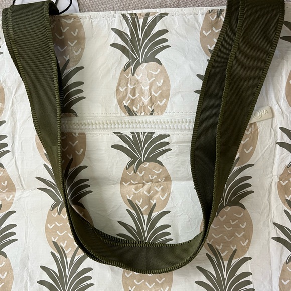 Aloha Collection Day Tripper Pineapple Groove Day - Picture 10 of 16